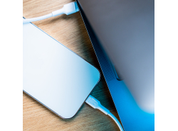 Cabo Branco USB-C – Lightning 1m MFi Green Cell Power Stream, com carregamento rápido Power Delivery para Apple iPhone